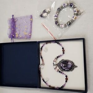 NIB Mystic pendant necklace with Coordinating Floral Bracelet and Earrings Set